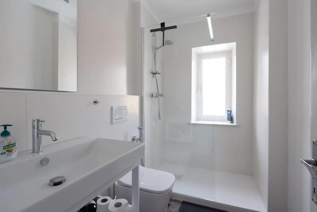 Fancy Apartment Bright With City And Mountain View On An Ancient Staircase 5 Mins To The Station With 2 Balcony With Amazing City View لا سبيتسْيا 0*,