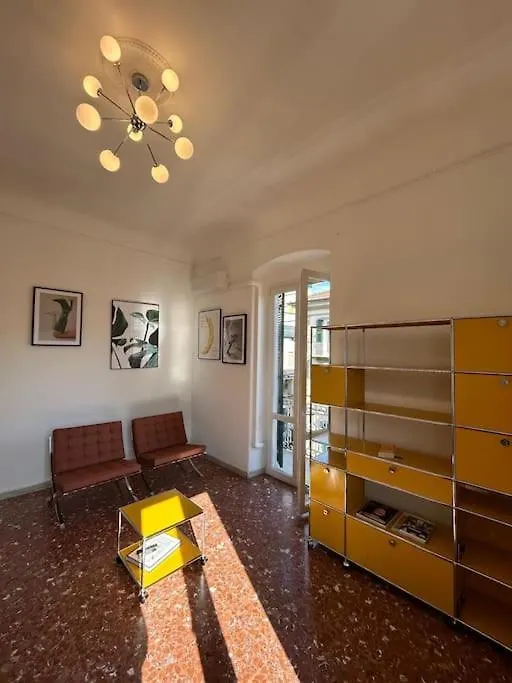 Fancy Apartment Bright With City And Mountain View On An Ancient Staircase 5 Mins To The Station With 2 Balcony With Amazing City View لا سبيتسْيا