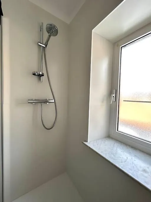 Fancy Apartment Bright With City And Mountain View On An Ancient Staircase 5 Mins To The Station With 2 Balcony With Amazing City View لا سبيتسْيا